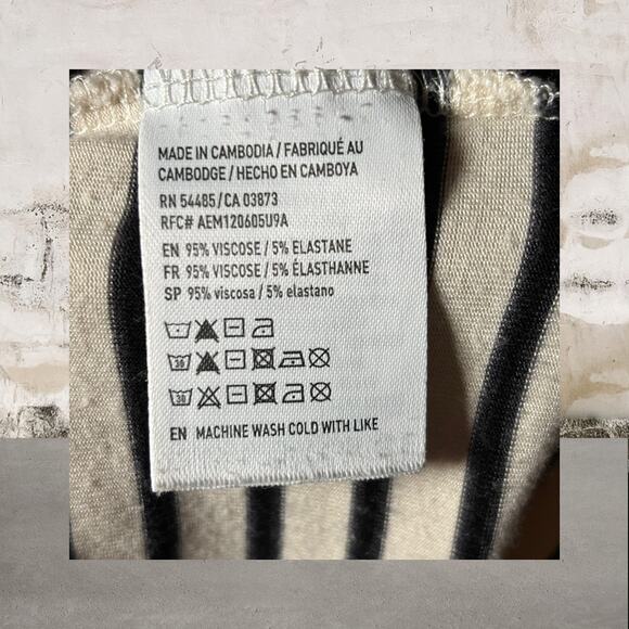 American Eagle Women's Soft & Sexy White & Black Stripped Tank Top-Size Medium - Picture 5 of 5